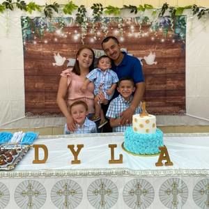 Meet your Posher, Nayeli n daniel